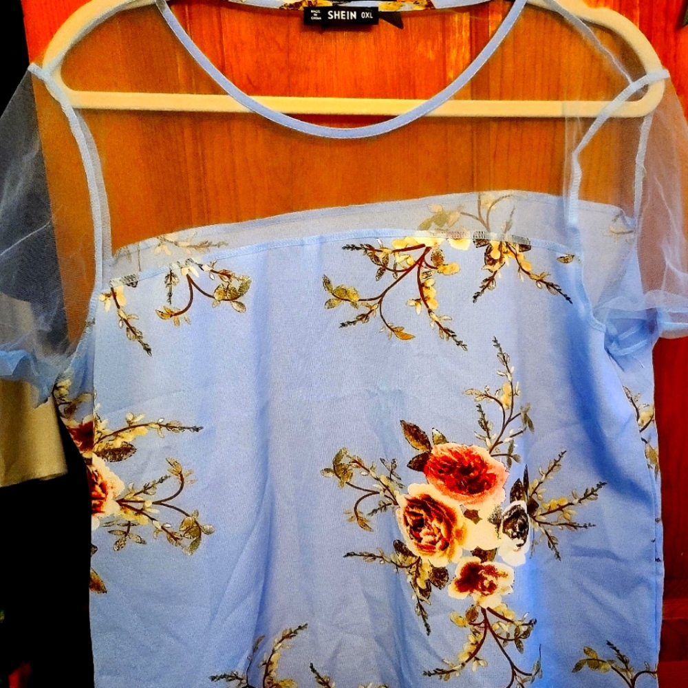 Size 0XL Shein top Light blue floral with sheer neck, shoulders
